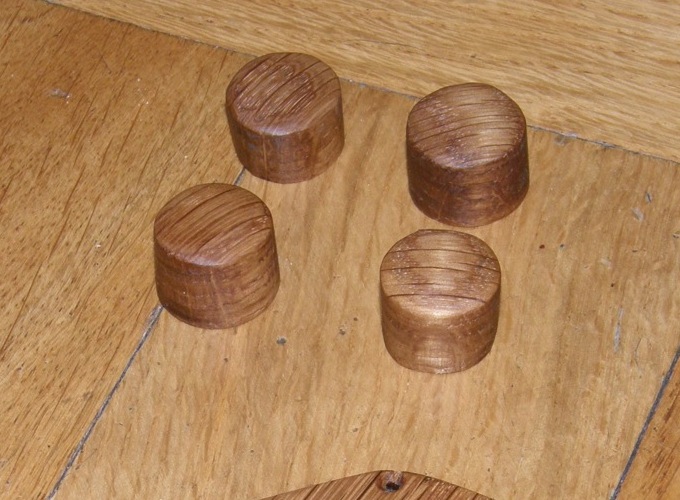 Oak knobs x4
